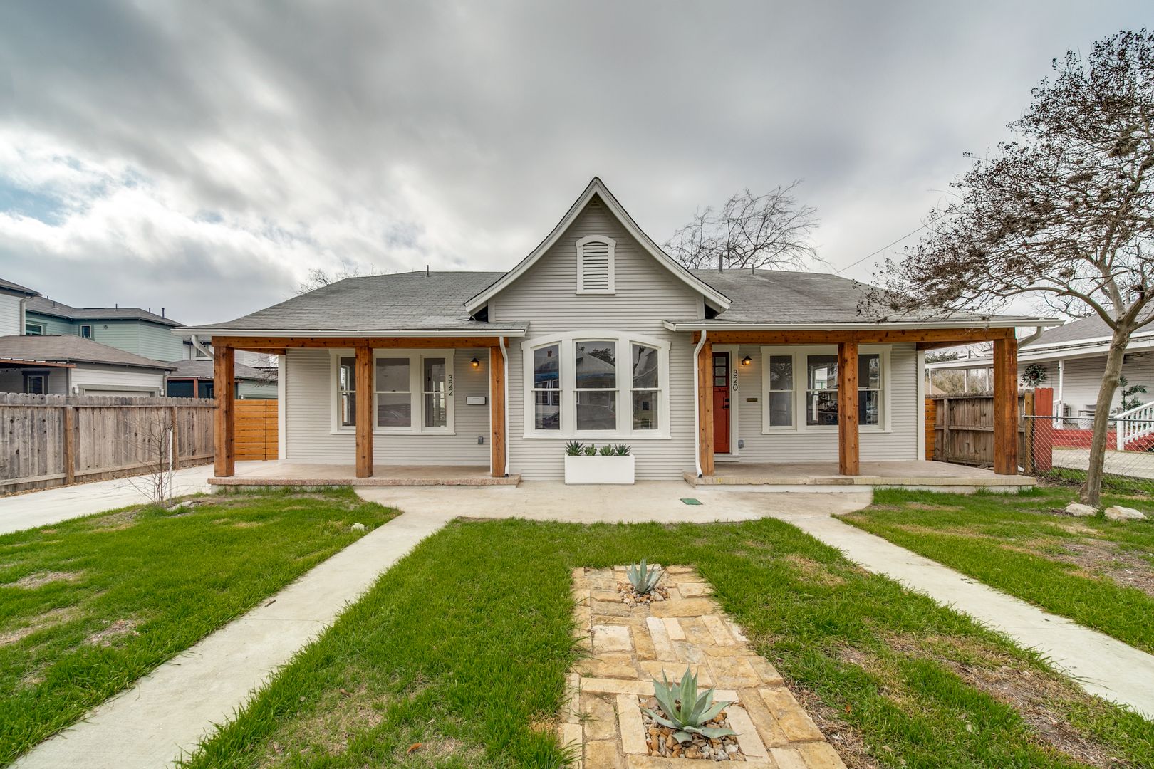 San Antonio House: 322 E Locust