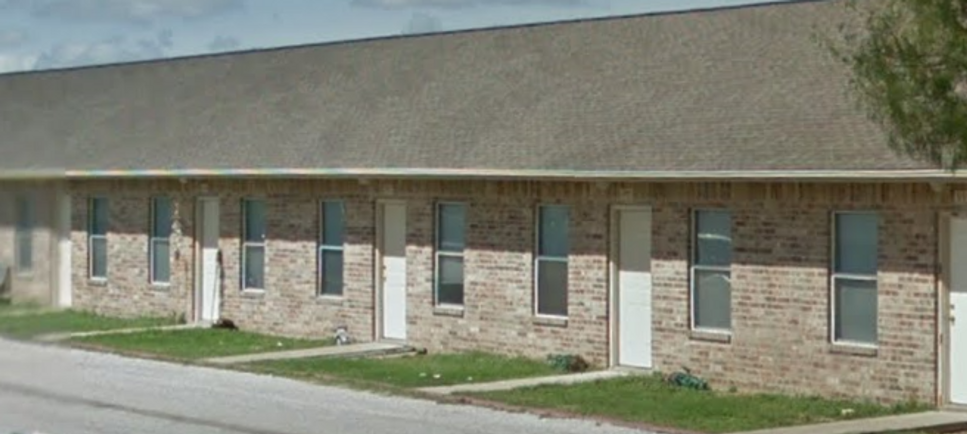 Kingsland Apartment: 967 Dilley Street