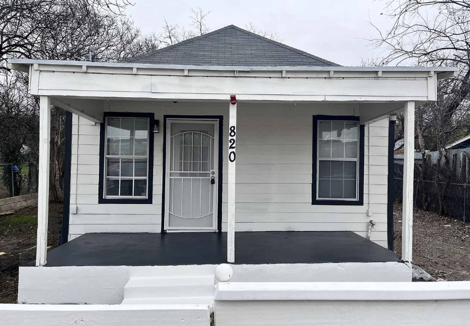 San Antonio House: 820 Frank Ave