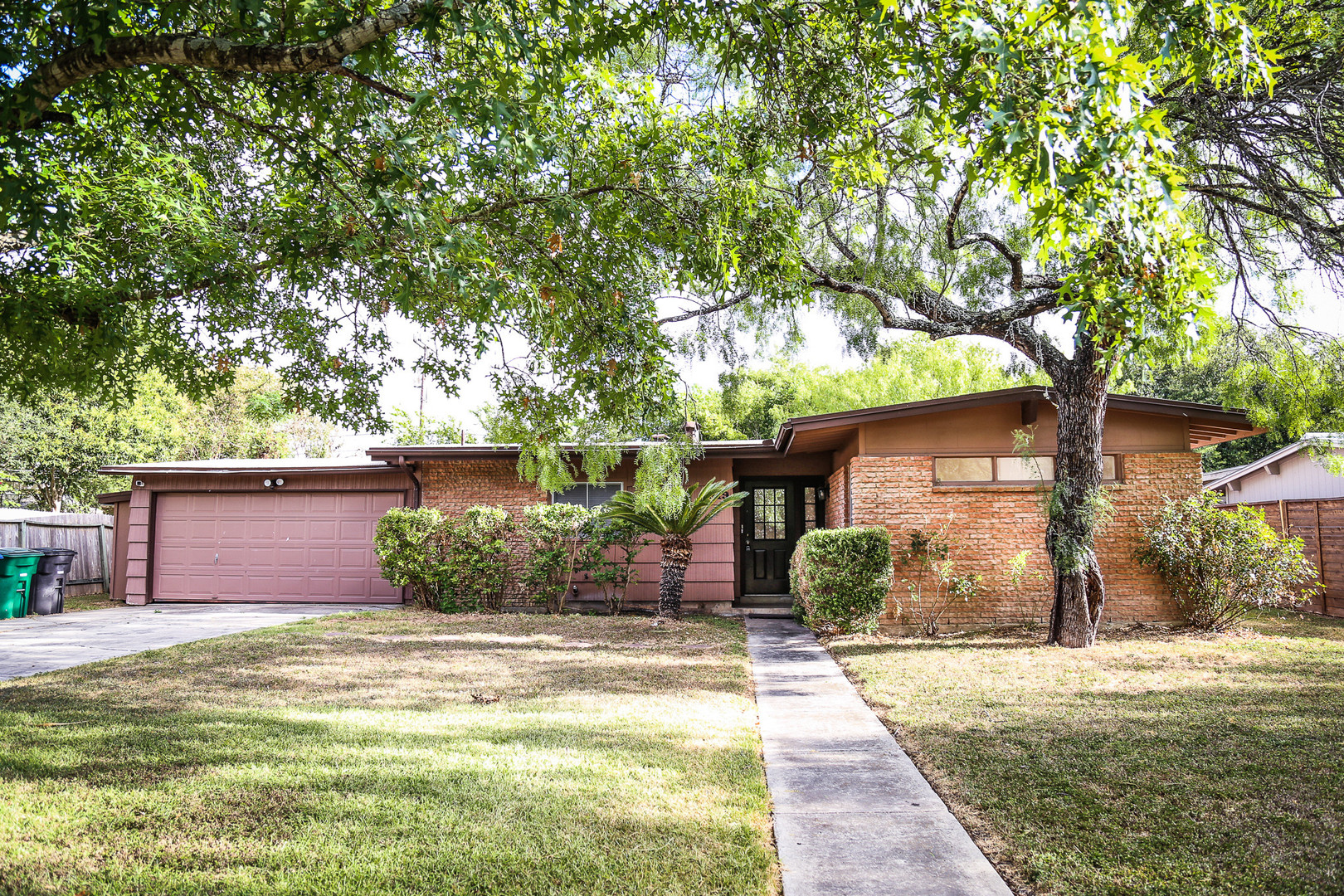 San Antonio House: 2819 Bent Bow Dr