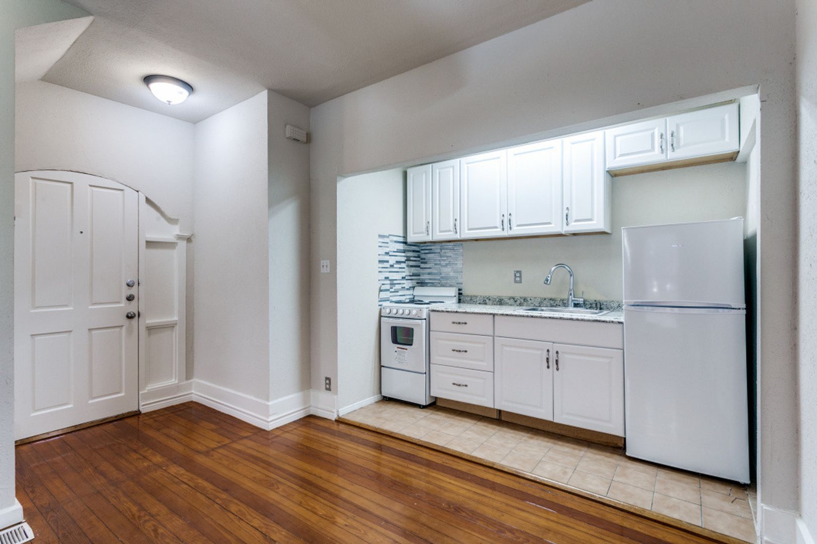 San Antonio Apartment: 130 E Craig Pl