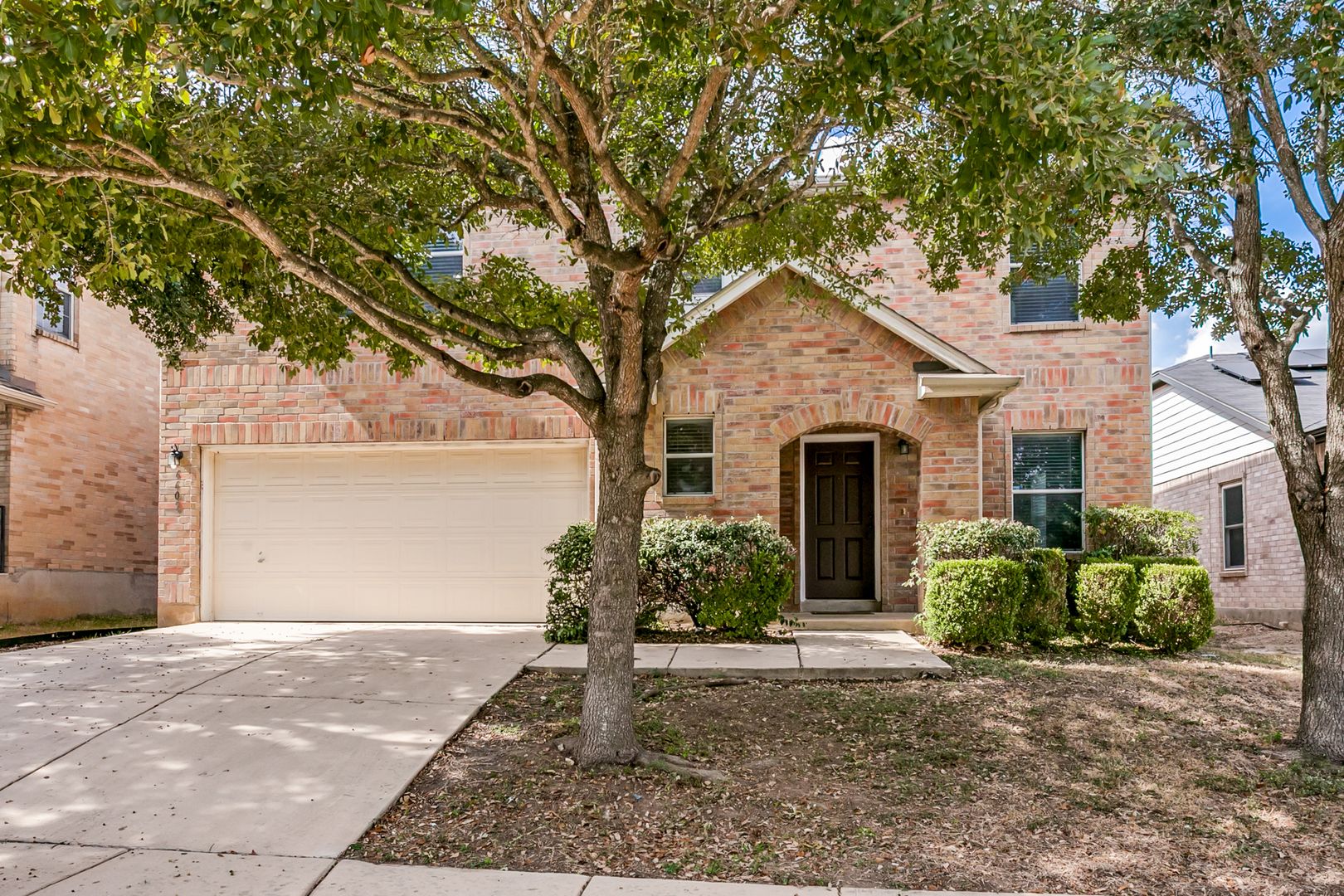 Live Oak House: 6609 Wood Bench