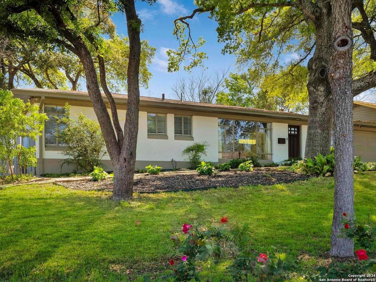 San Antonio House: 134 Blakeley Dr