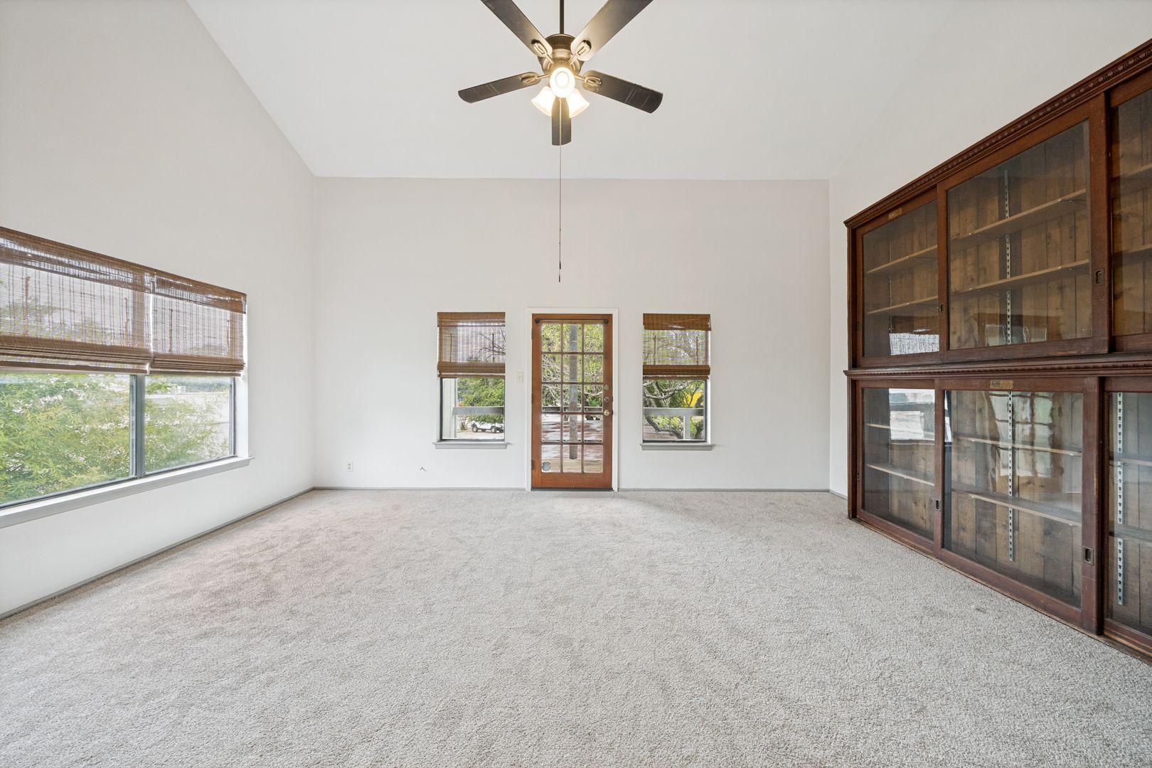 Alamo Heights Apartment: 415 Albany #F