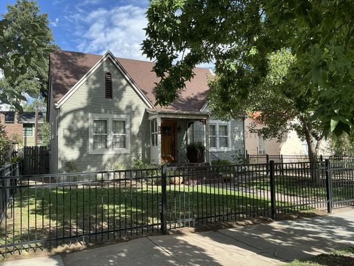 Stunning 4 Bedroom House in the Old North End – photo 1