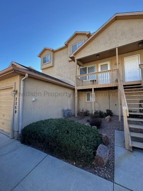 Great 3 Bedroom Condo in the Briargate Area – photo 1