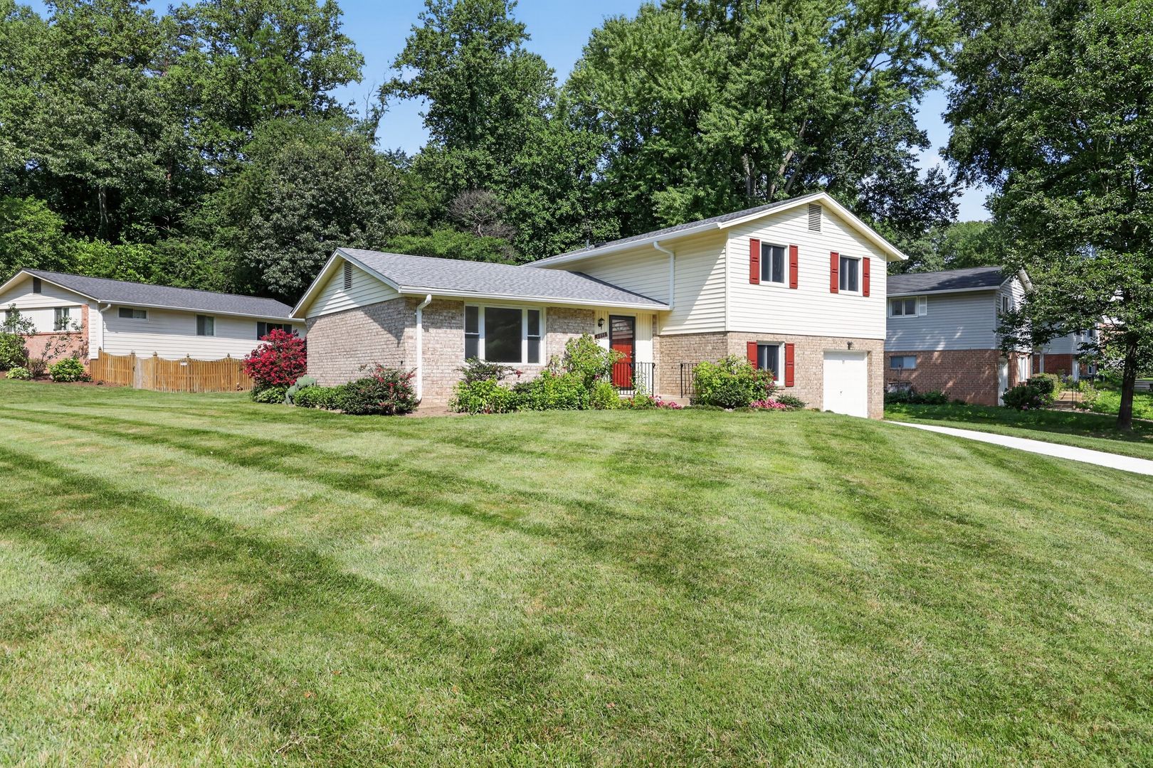 Fairfax House: 4898 Wheatstone Dr.