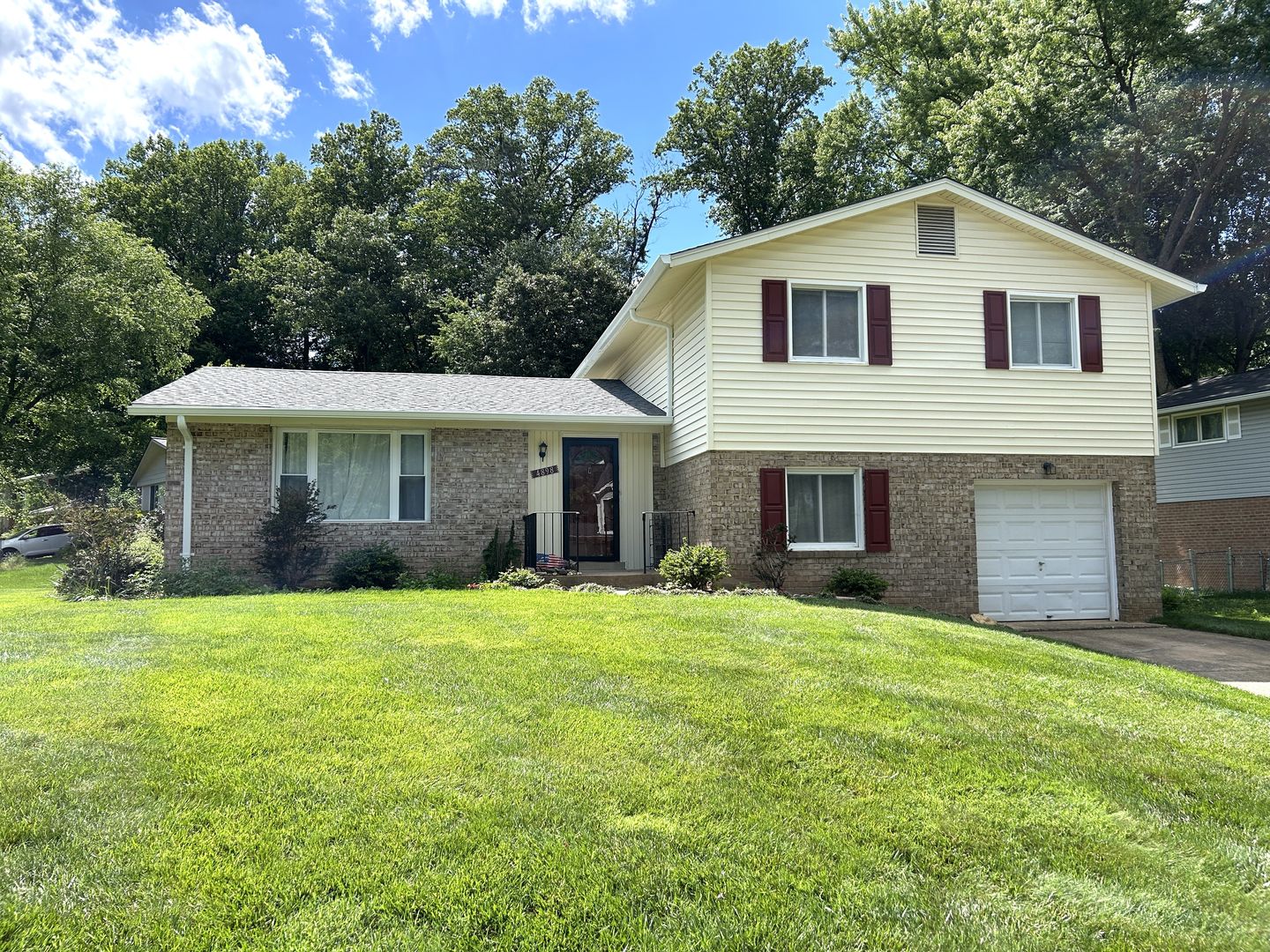 Fairfax House: 4898 Wheatstone Dr.
