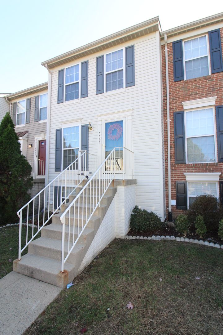 Springfield Townhome: 6385 Michael Robert Drive