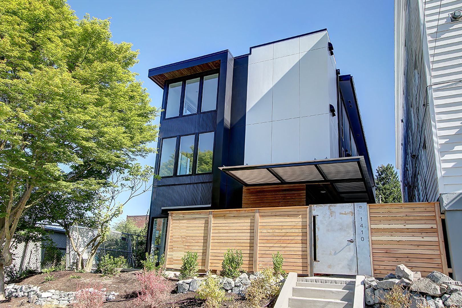 Seattle Apartment: 1410 S King Street