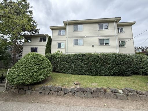 SEATTLE STUDIO – $1,295, WALK SCORE 91 + PARKING AVAILABLE! – photo 1