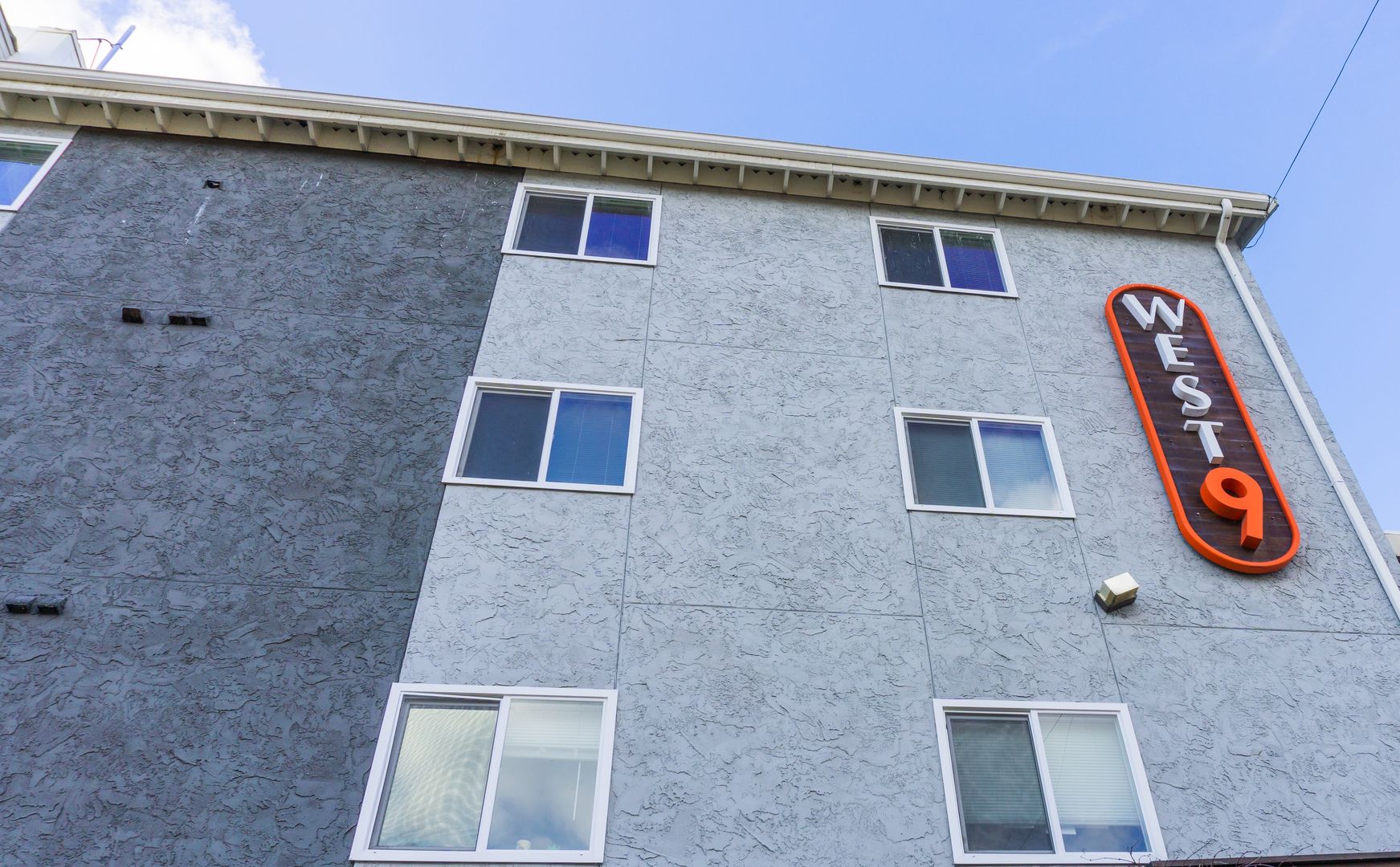 Seattle Apartment: 3046 SW Avalon Way