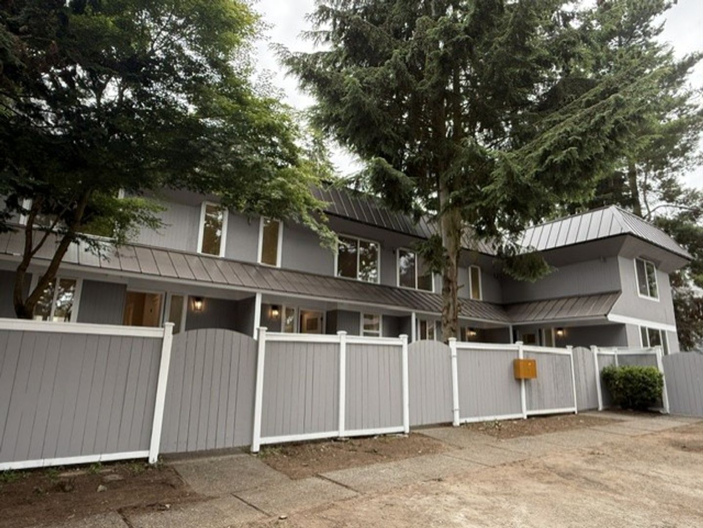 Edmonds Apartment: 7900 236th ST SW