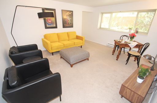UPDATED 2 BED / 1 BATH IN THE HEART OF BALLARD – 900 SF + PRIVATE LAUNDRY! – photo 1