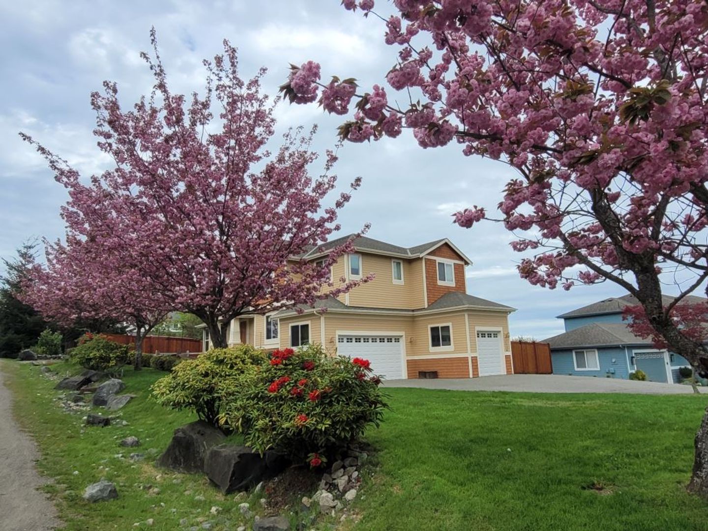 Kingston House: 11543 NE Skyward Loop