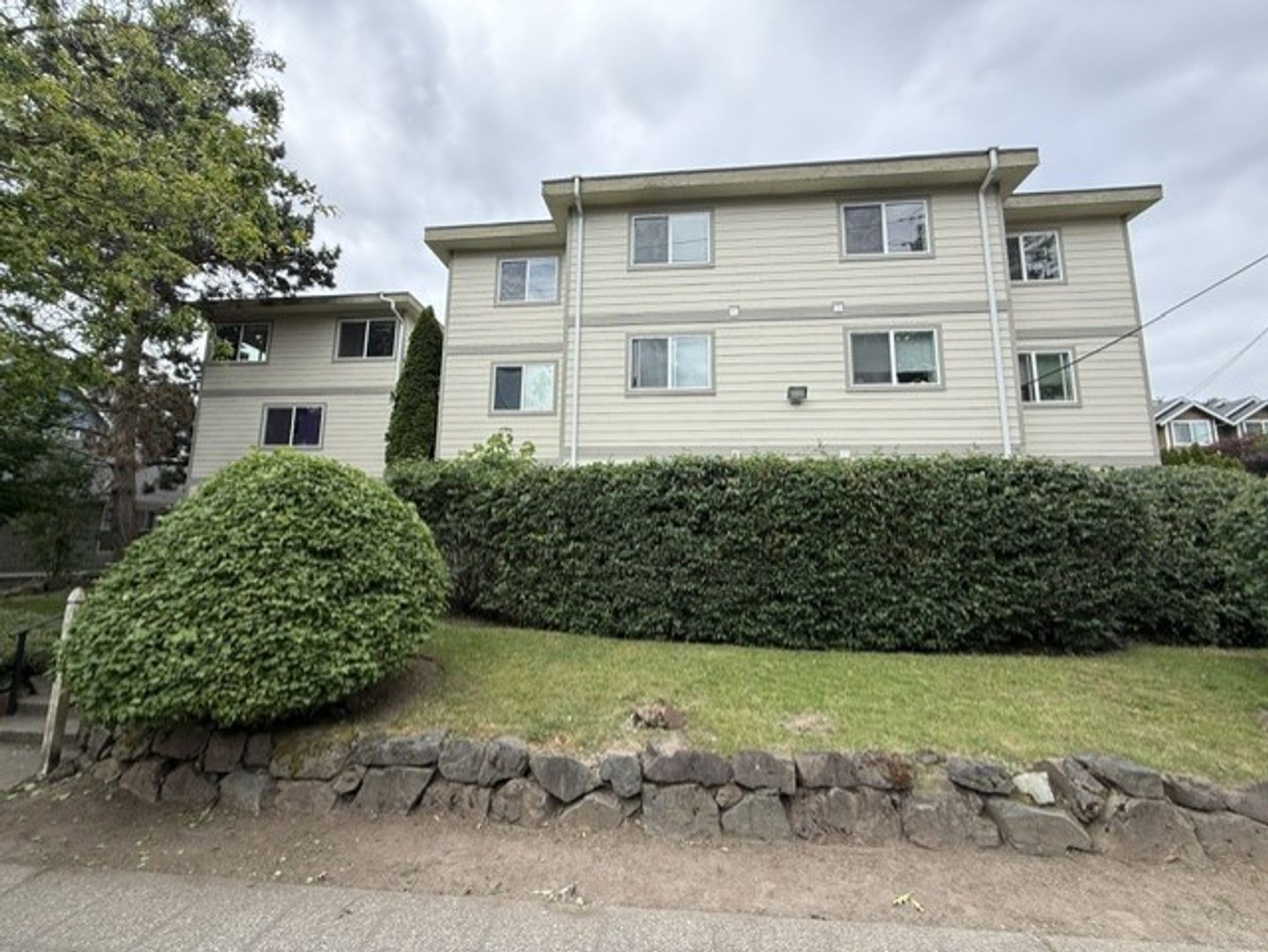 Seattle Apartment: 301 26th AVE S