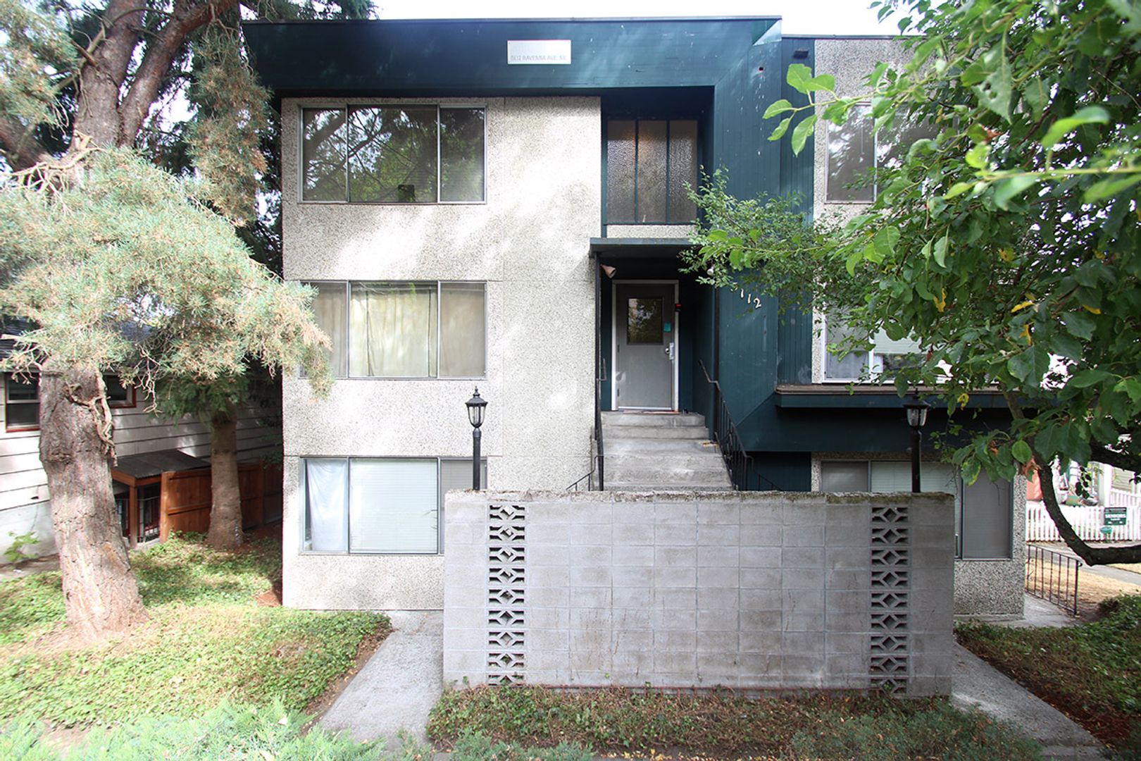 Seattle Apartment: 5112 Ravenna AVE NE