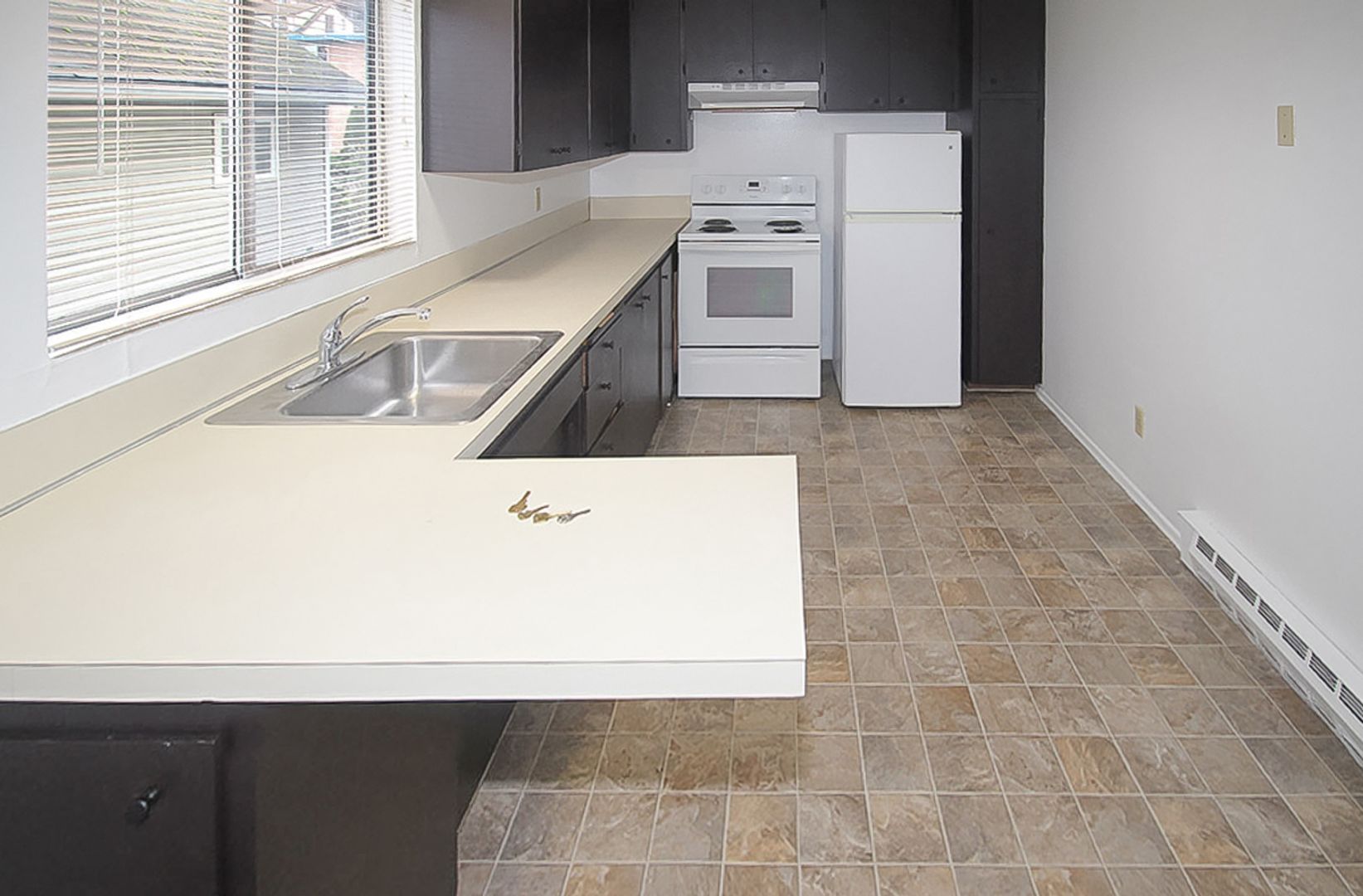 Seattle Apartment: 5112 Ravenna AVE NE