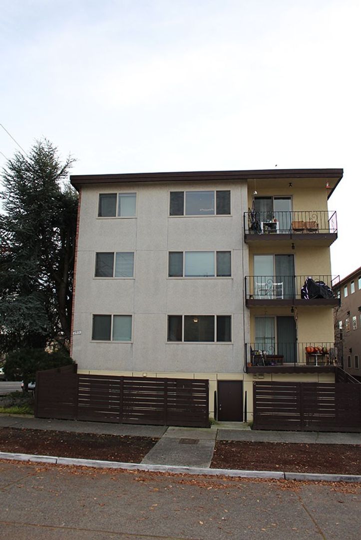 Seattle Apartment: 2401 NW 63rd ST