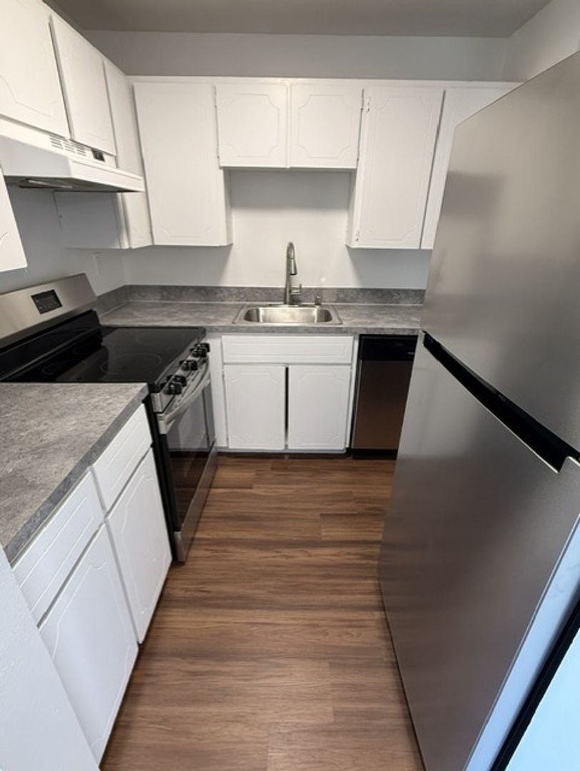 2512 Bayview Apartments 12 of 12