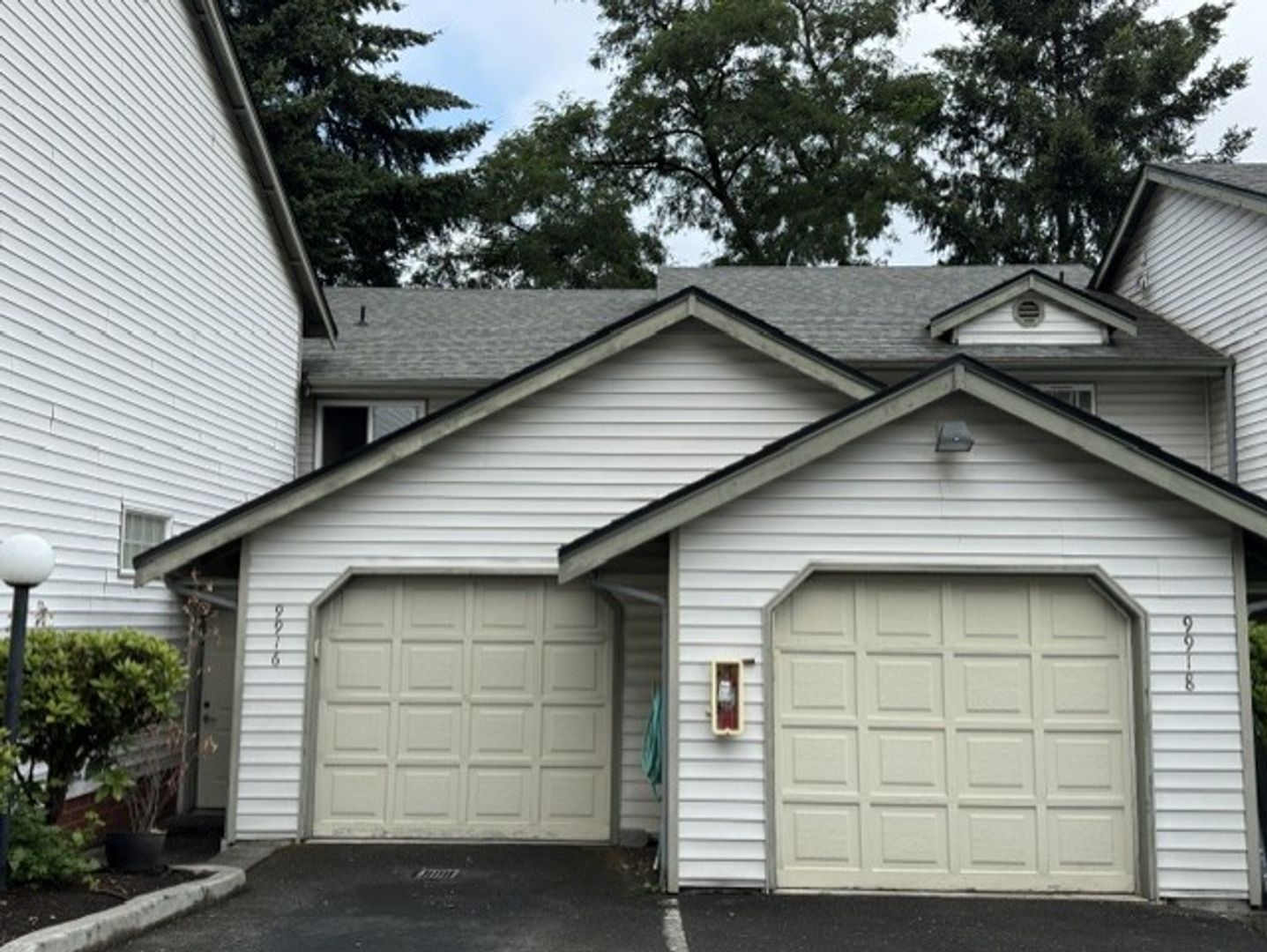 Kirkland Apartment: 9902 - 9924 NE 134th Court