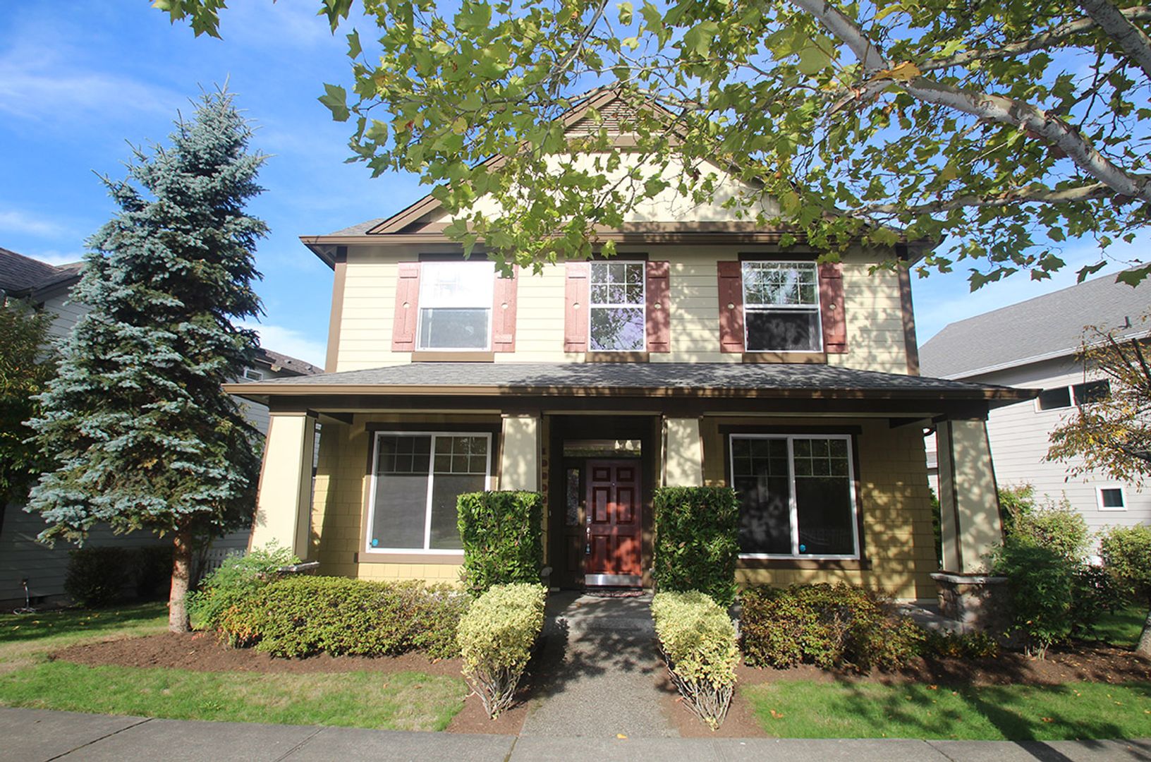 Redmond House: 19208 NE 66th Way