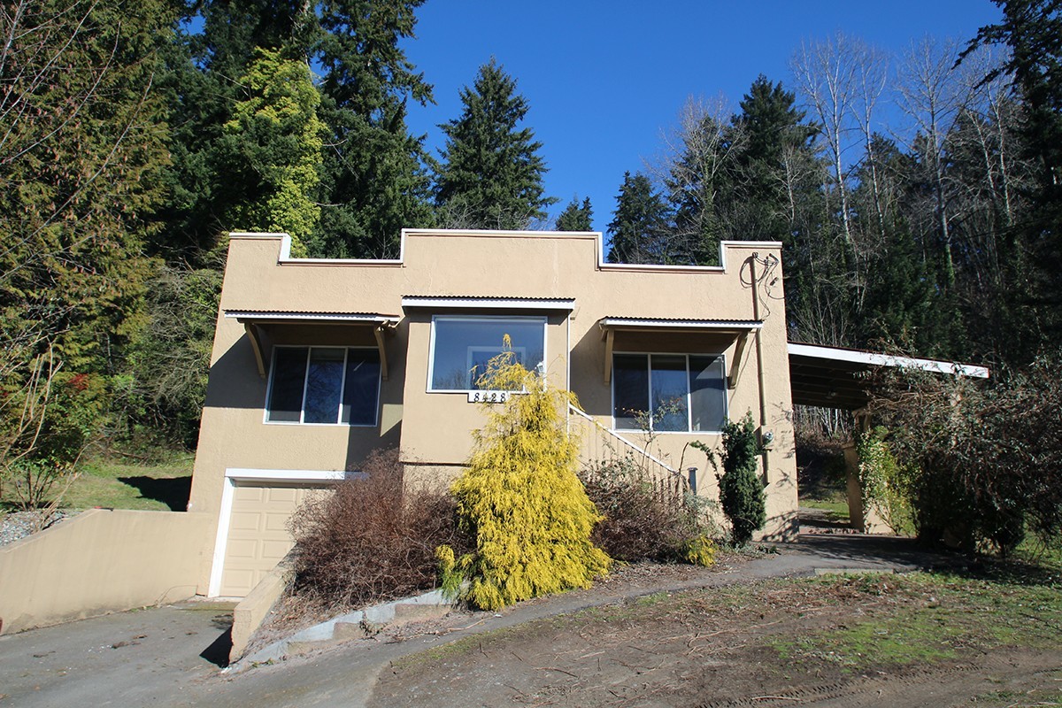 Bothell House: 8428 NE Bothell Way