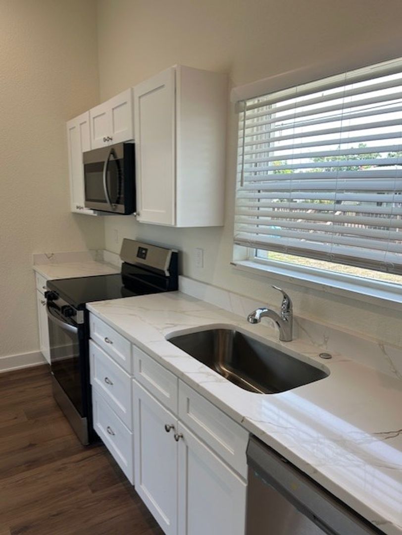 SAINT PETERSBURG House: 2020 14TH AVE S - UNIT B