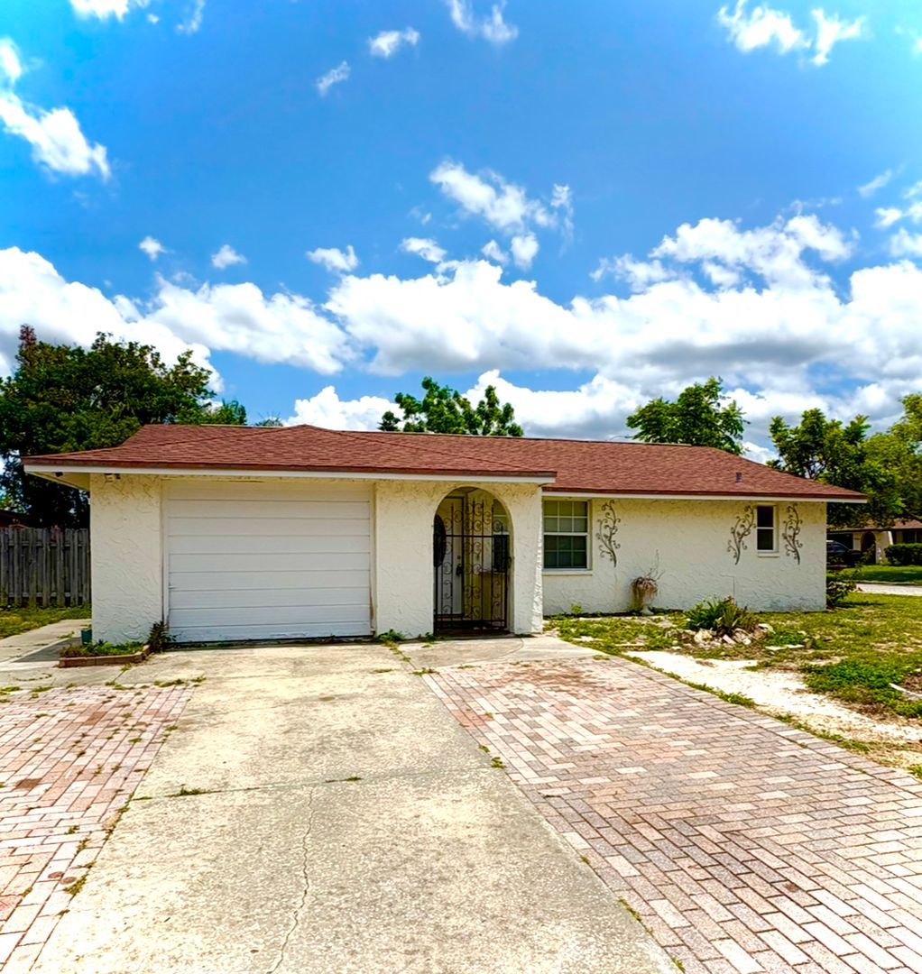 PORT RICHEY House: 6707 LENOIR DRIVE