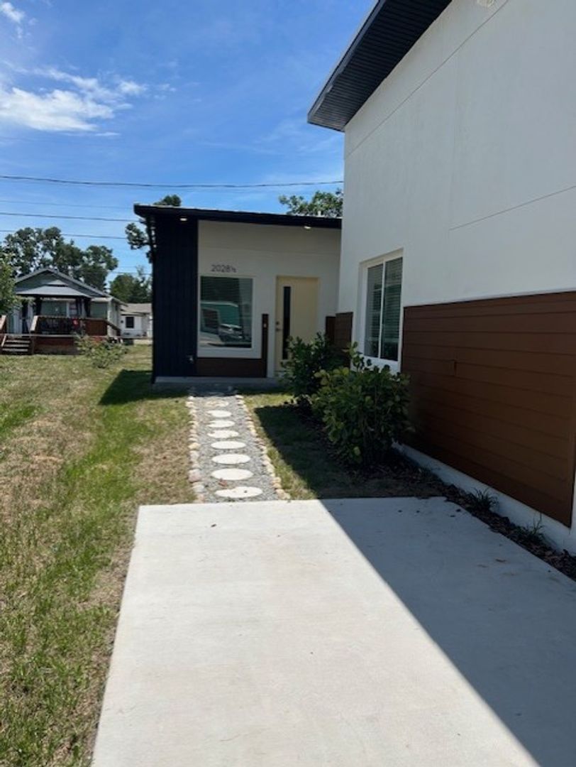 SAINT PETERSURG House: 2028 14TH AVENUE S - UNIT B