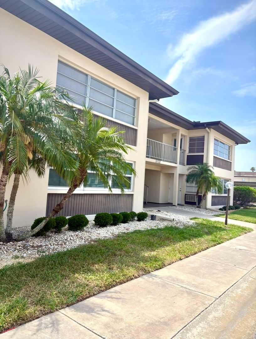 New Port Richey Condo: 5132 Amulet Drive Unit 107