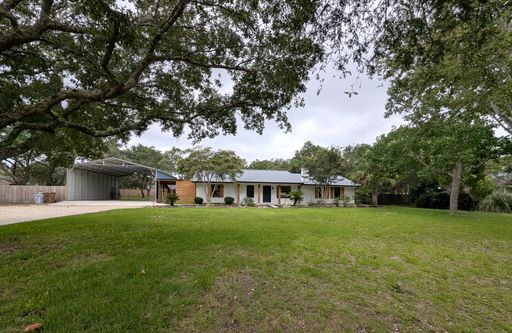 One of a Kind 4 Bedroom 2 Bath home in Navarre – photo 1
