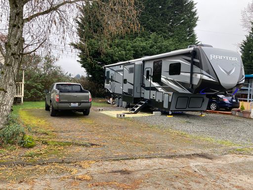 Midway RV Cottage & MH Park - Nice, Clean Park in a Gated Community with Laundry On-Site