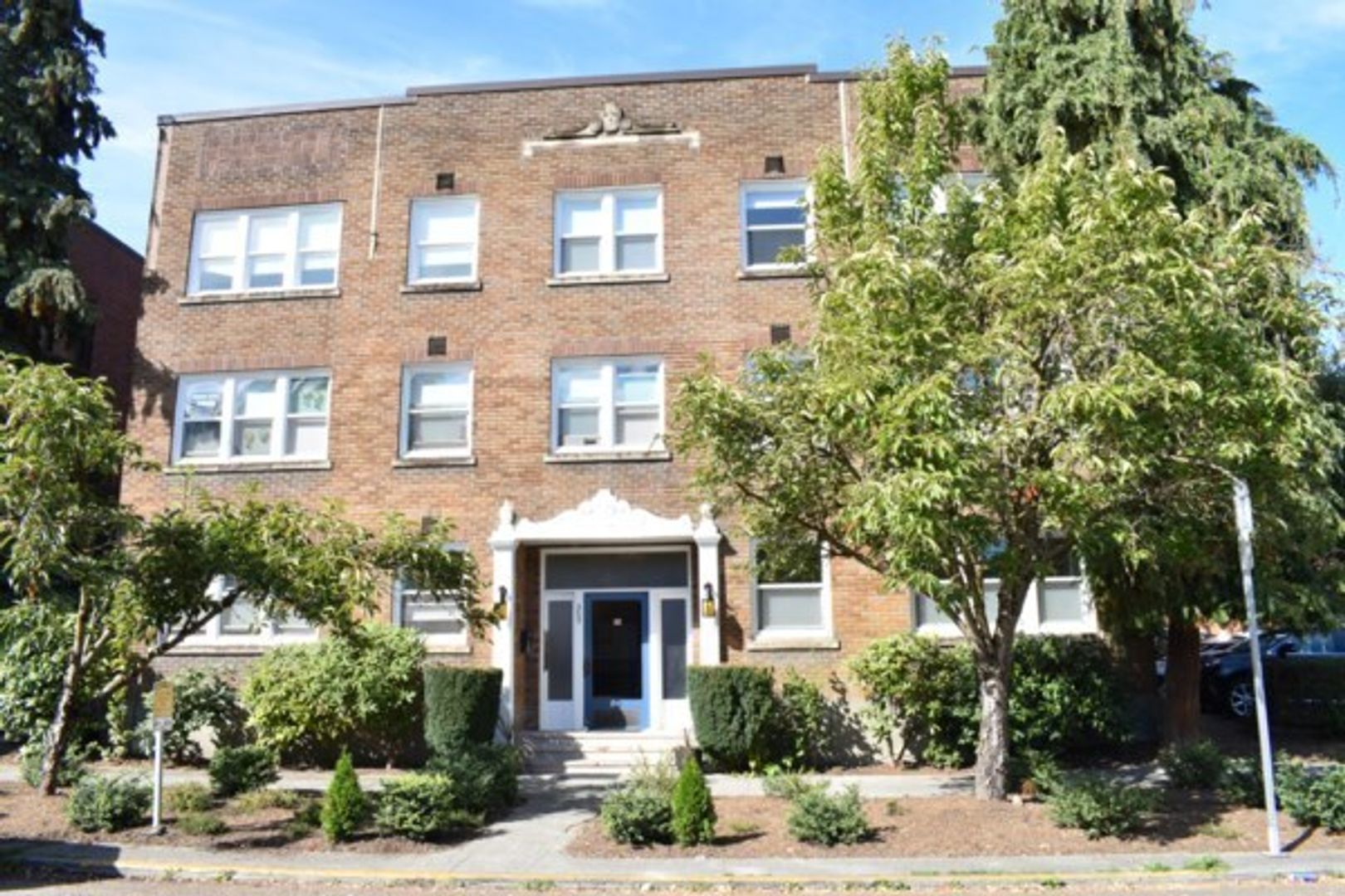 Seattle Apartment: 309 16th Ave E