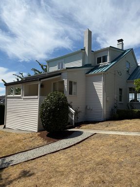 Waterfront Rental in Three Tree Point – Short Term Lease Only – photo 1