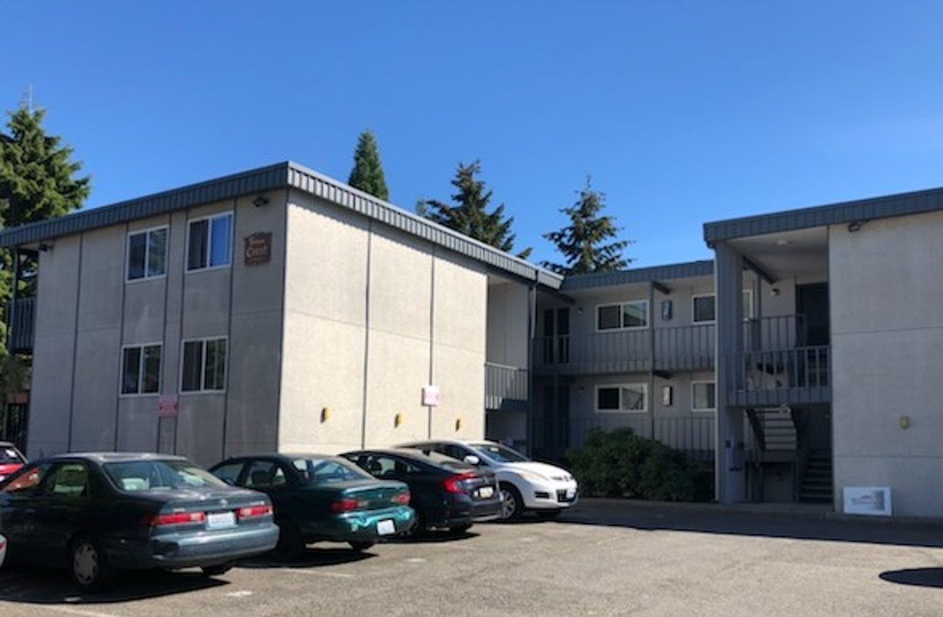 Burien Crest Apartments- 1- & 2-Bedroom Apartment Homes!