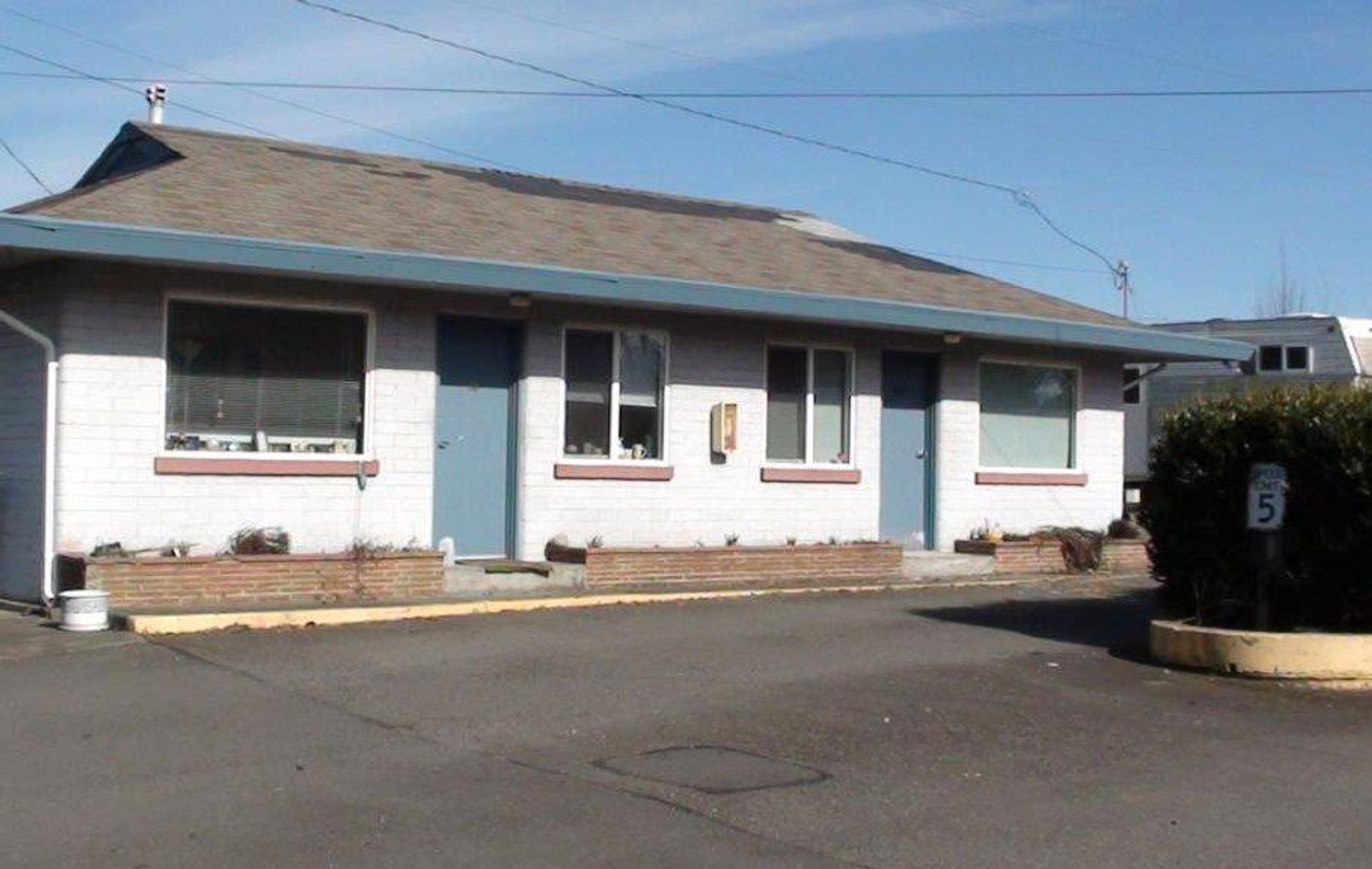 Kent Apartment: 24426 Pacific Highway S