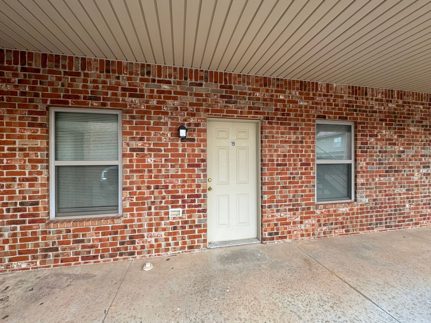 Weatherford Apartment: 301 W. Davis