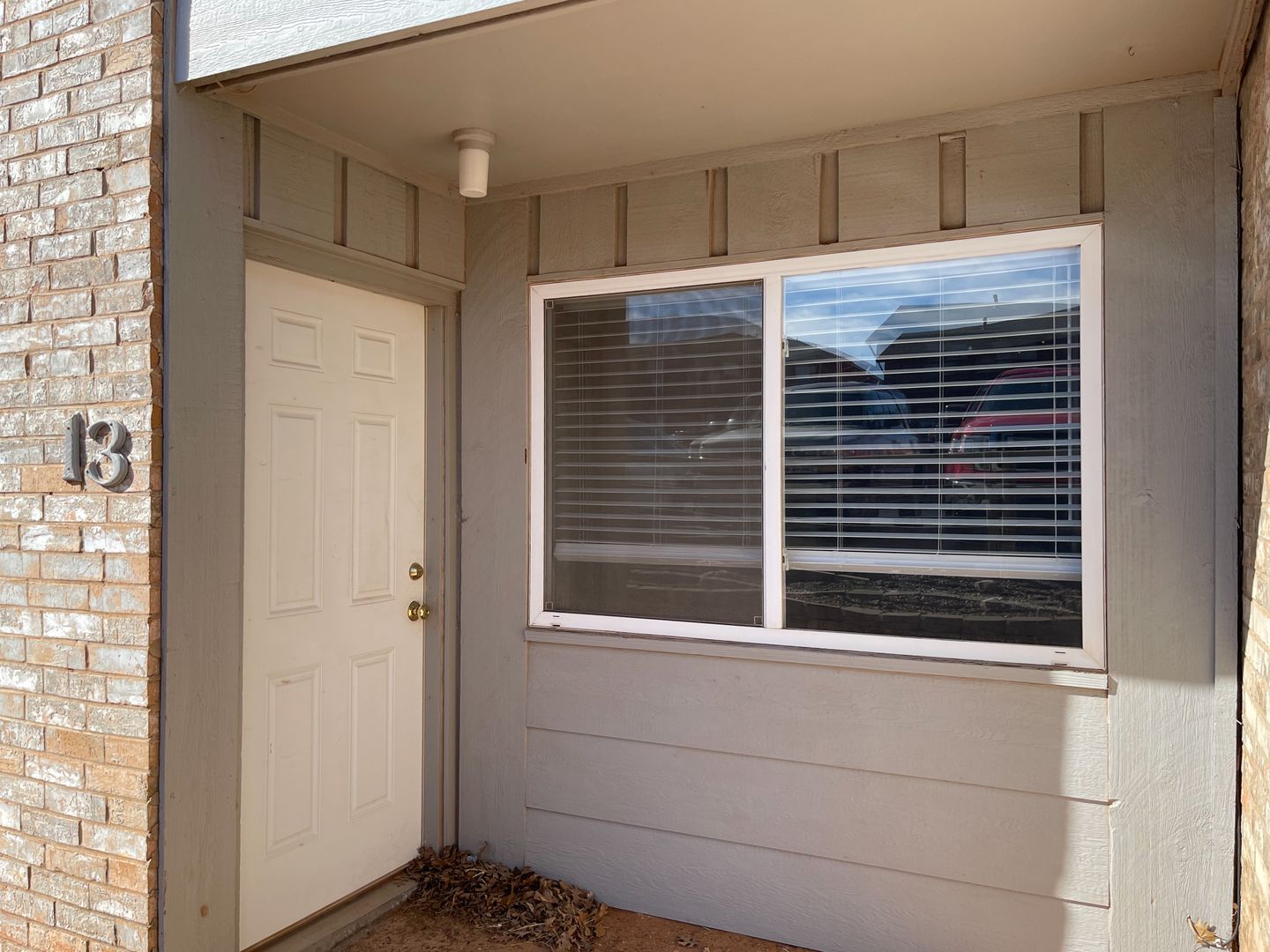 Weatherford Apartment: 301 W. Davis