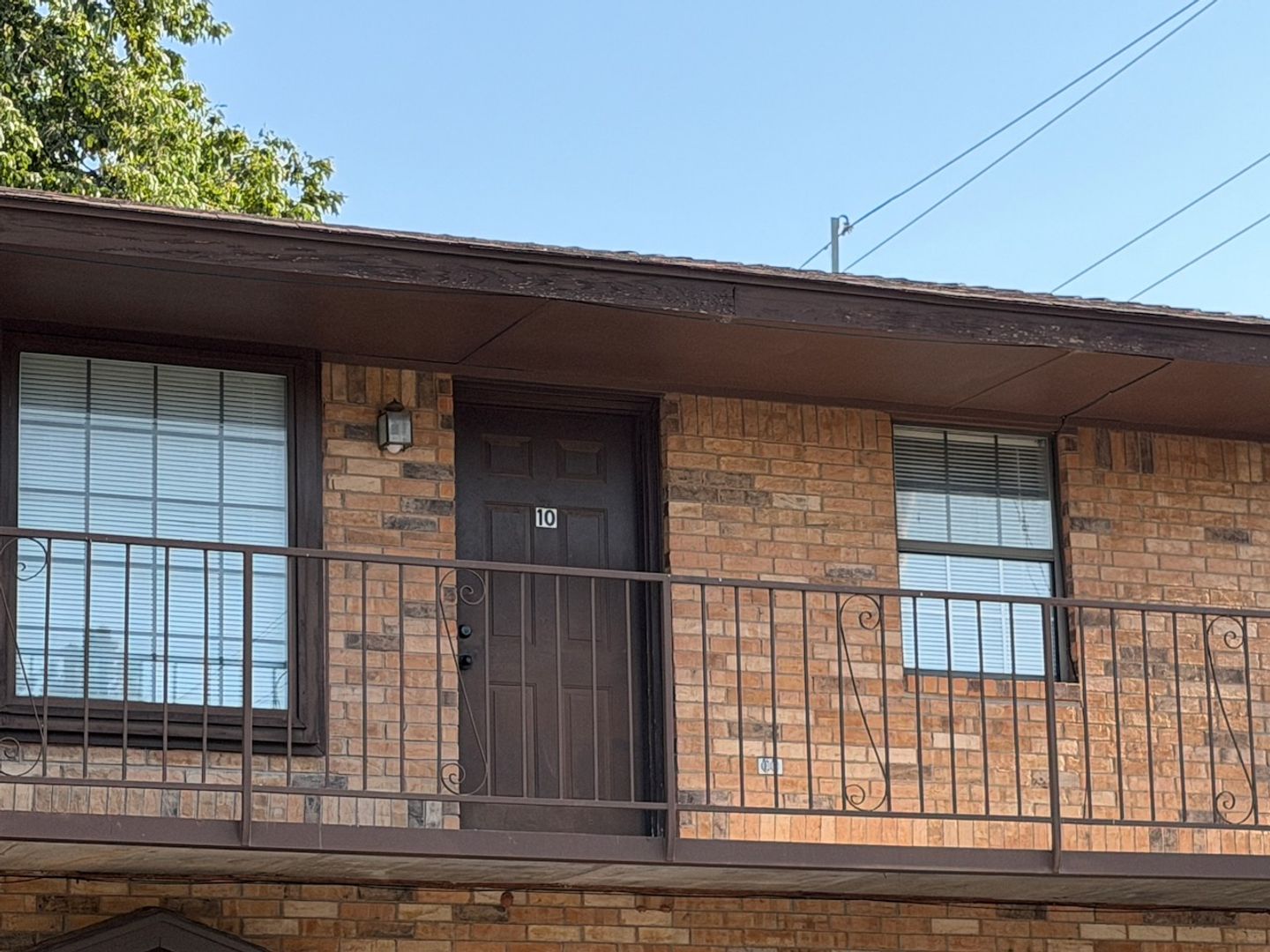 Weatherfrod Apartment: 301 E. Kee