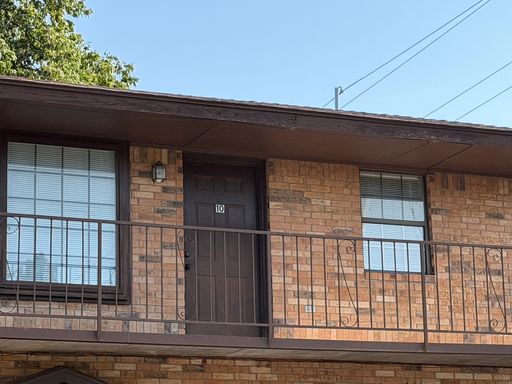 2-bed 1-bath, SE corner of SWOSU