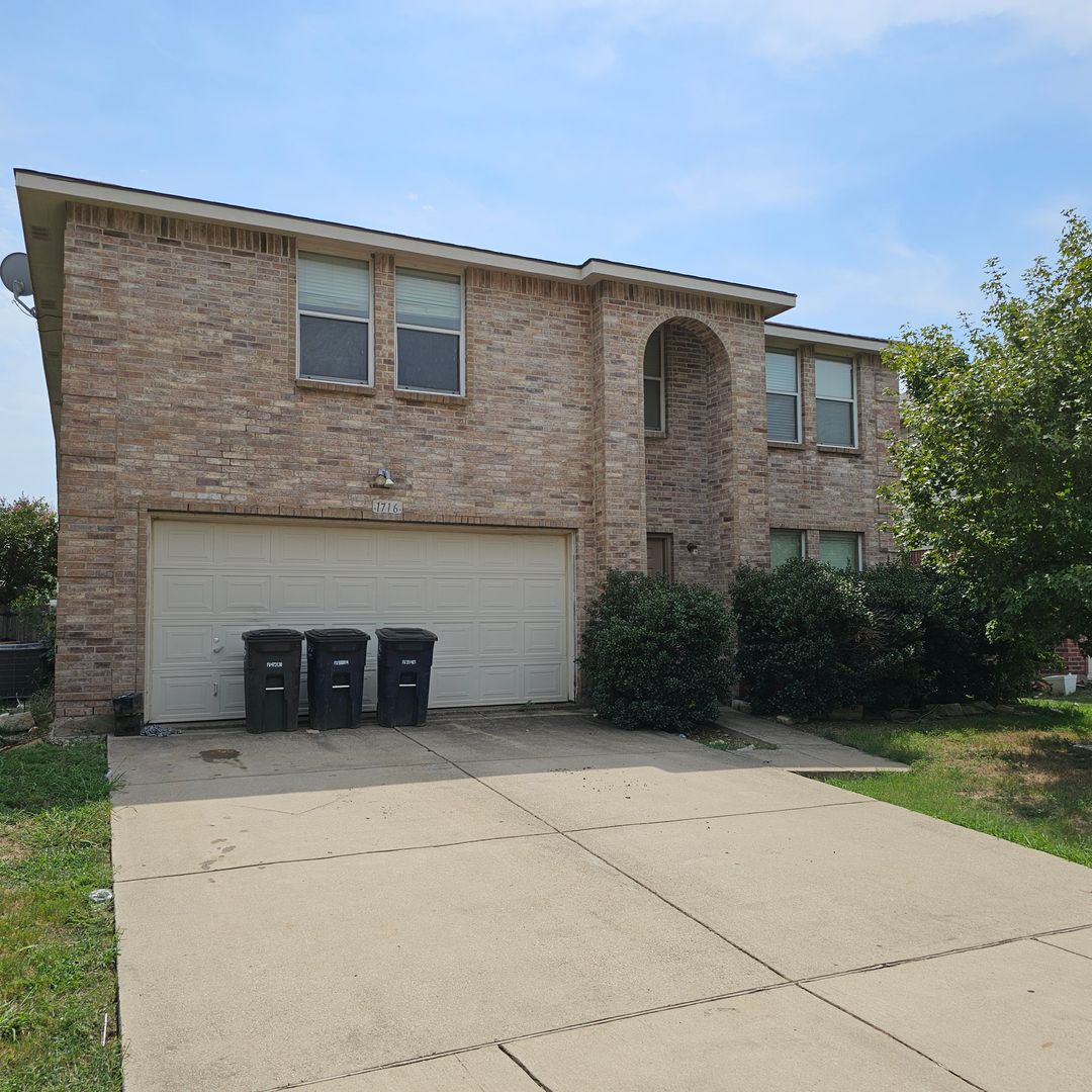 FT WORTH House: 1716 RIALTO WAY