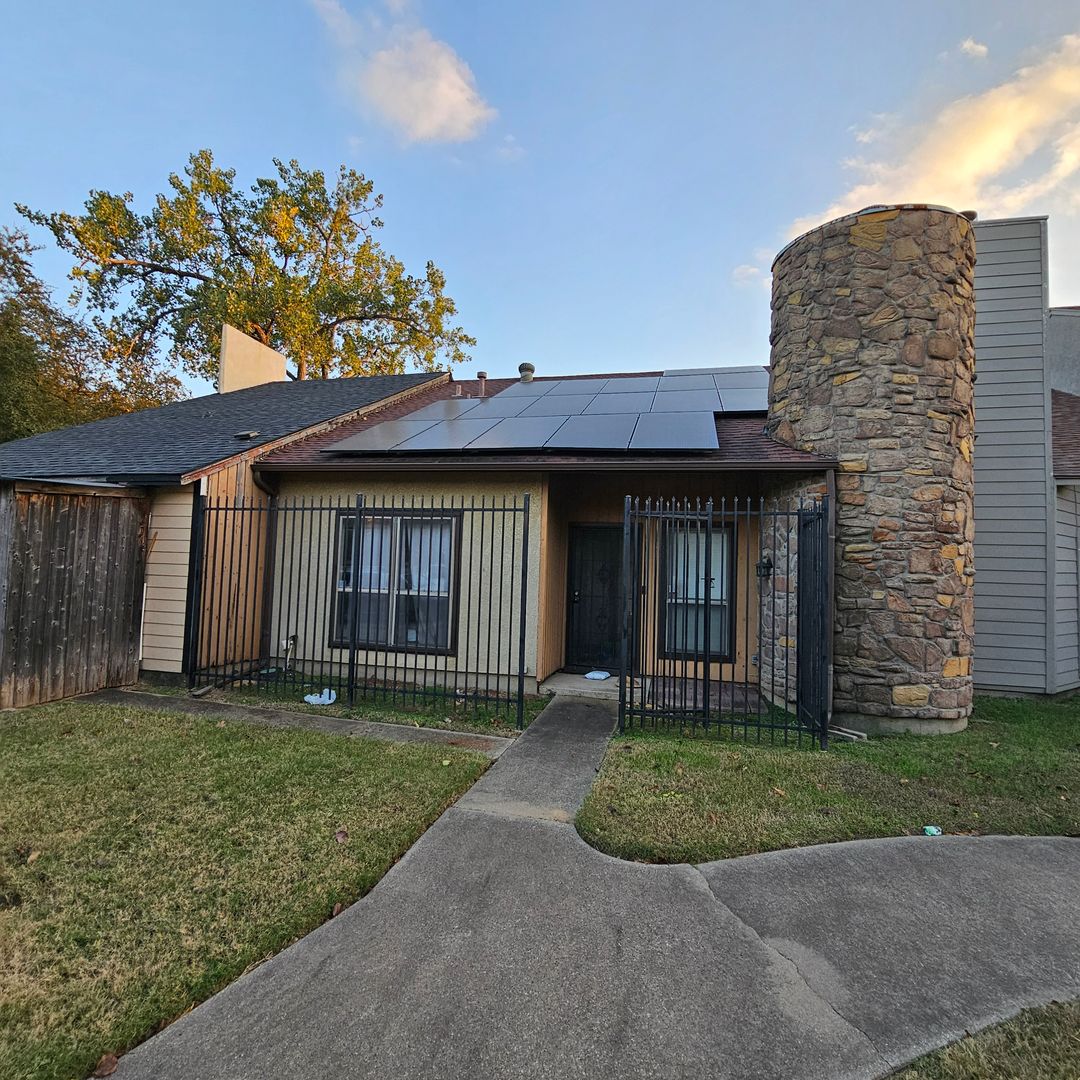 DALLAS House: 1521 GAILBROOK LN