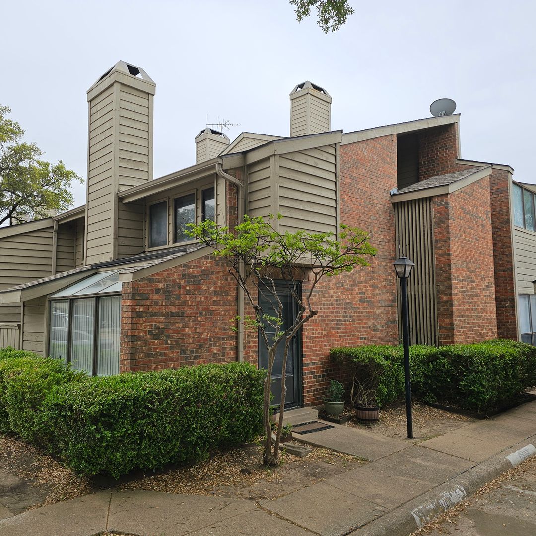 DALLAS Condo: 9254 FOREST LN # 407