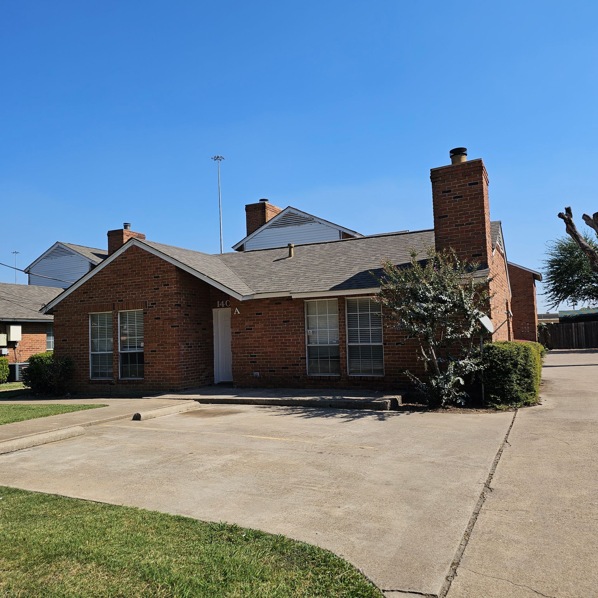 IRVING Townhome: 1400 DARR ST # A