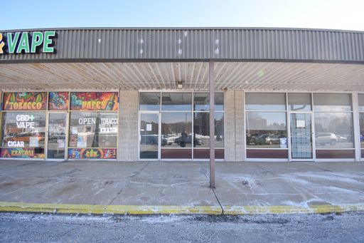 Commercial Space in Clinton Plaza! – photo 1