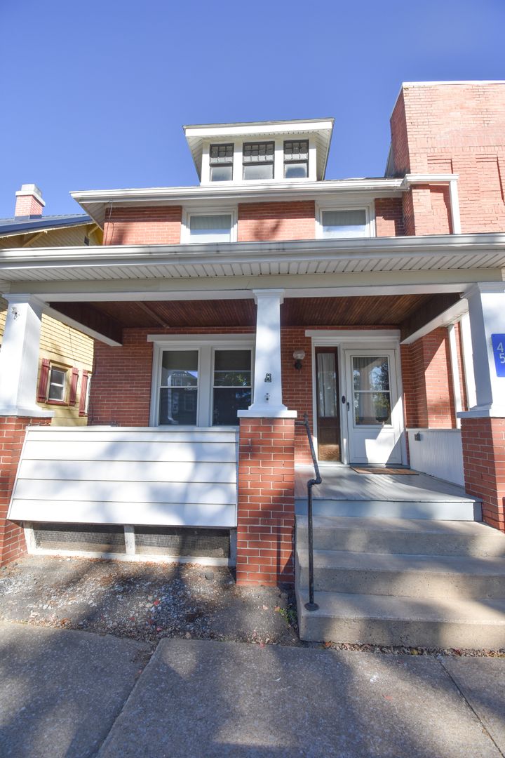 Loganton House: 45 Main St