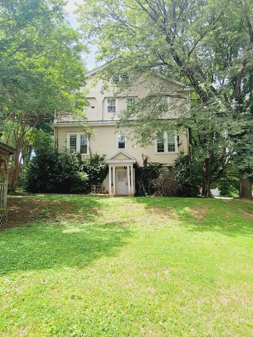 Lynchburg Apartment: 145 N Princeton Circle