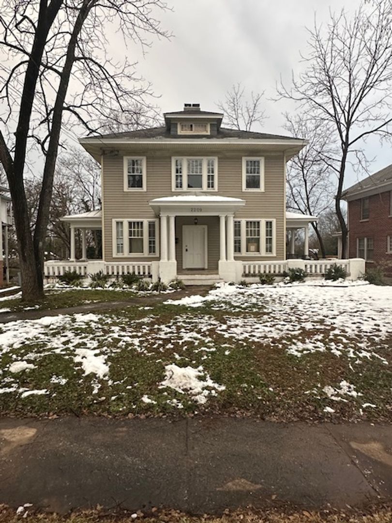 Lynchburg Apartment: 2209 Rivermont Avenue