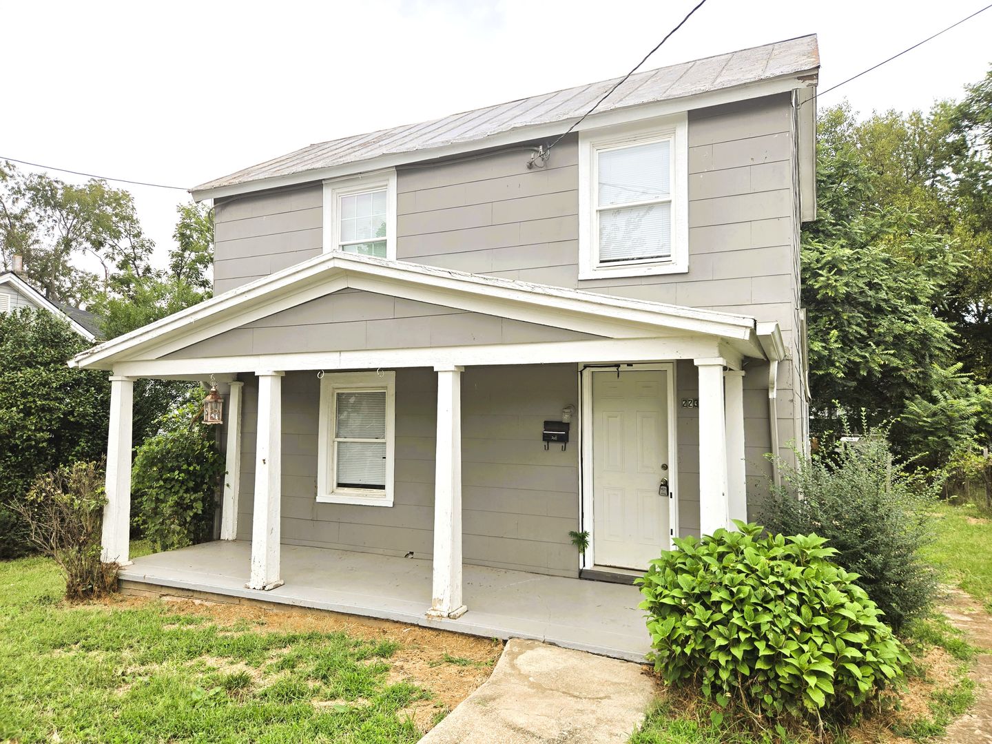 Lynchburg House: 2239 Cobbs Street